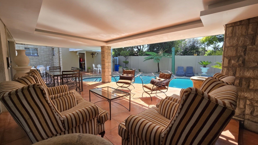 5 Bedroom Property for Sale in Raceview Gauteng