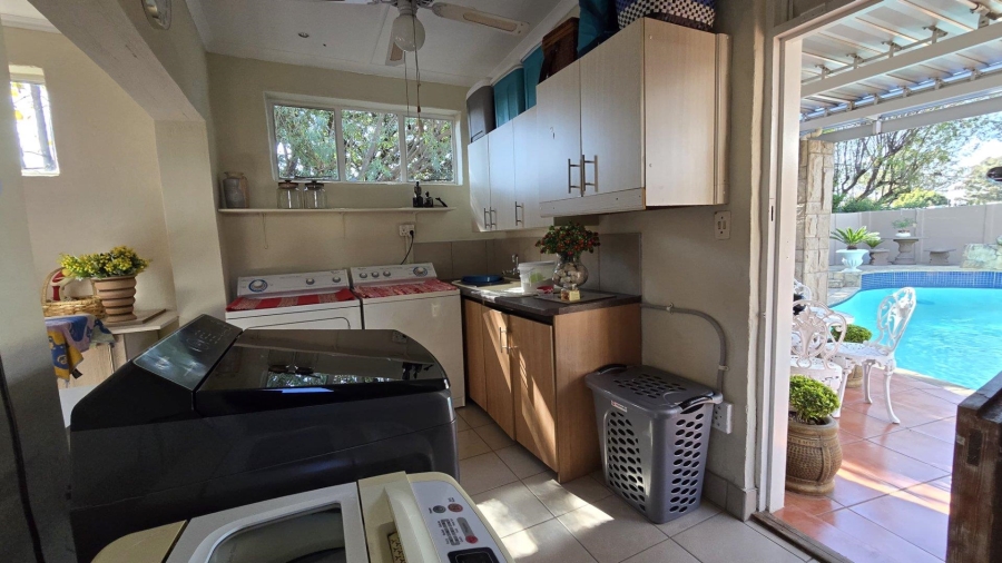 5 Bedroom Property for Sale in Raceview Gauteng