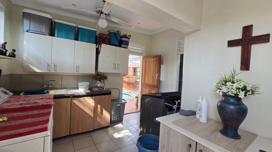 5 Bedroom Property for Sale in Raceview Gauteng