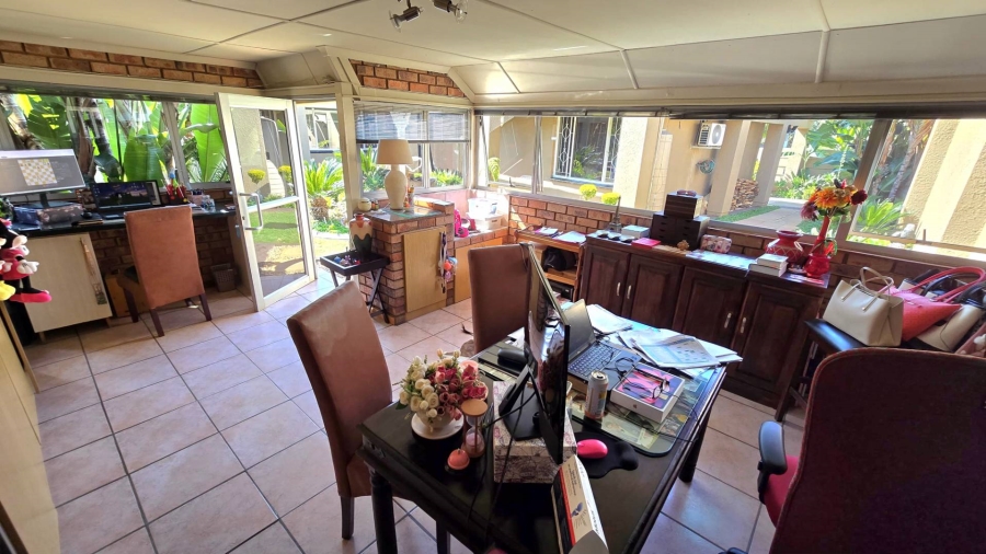 5 Bedroom Property for Sale in Raceview Gauteng