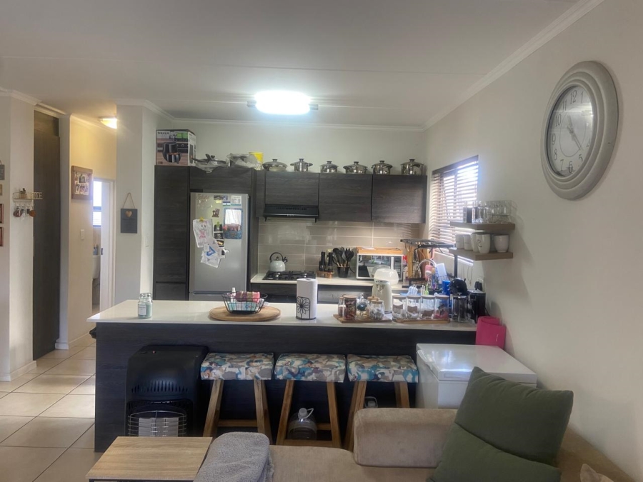 2 Bedroom Property for Sale in Oakdene Gauteng