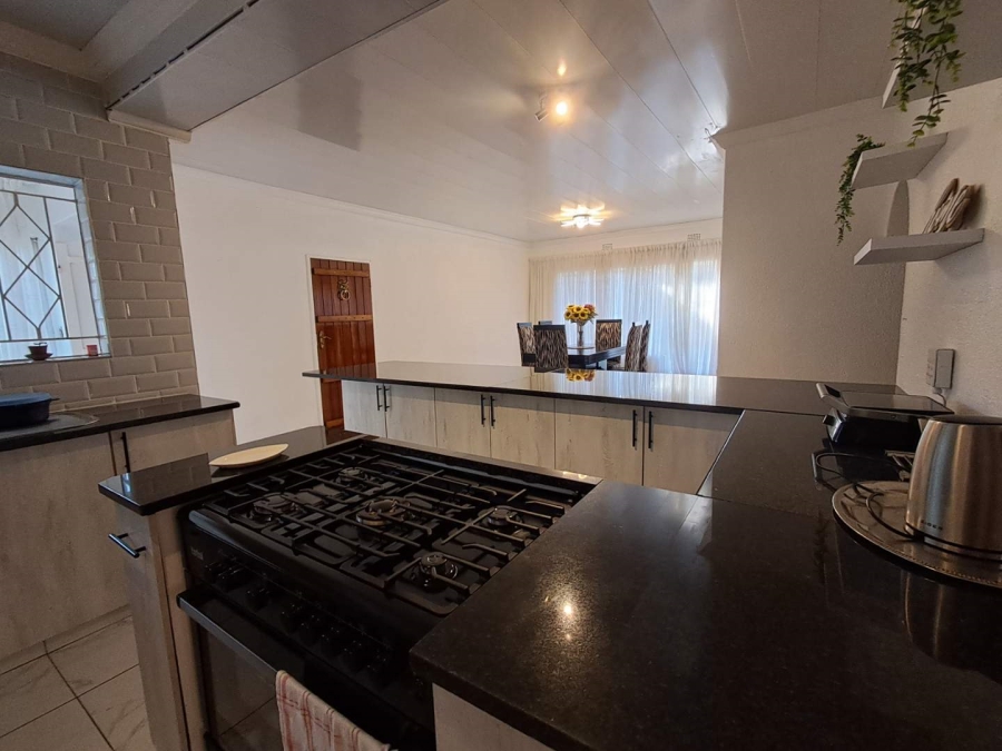 6 Bedroom Property for Sale in Mayfield Gauteng