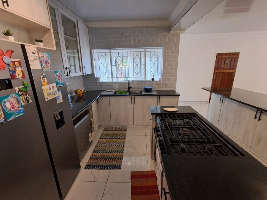 6 Bedroom Property for Sale in Mayfield Gauteng
