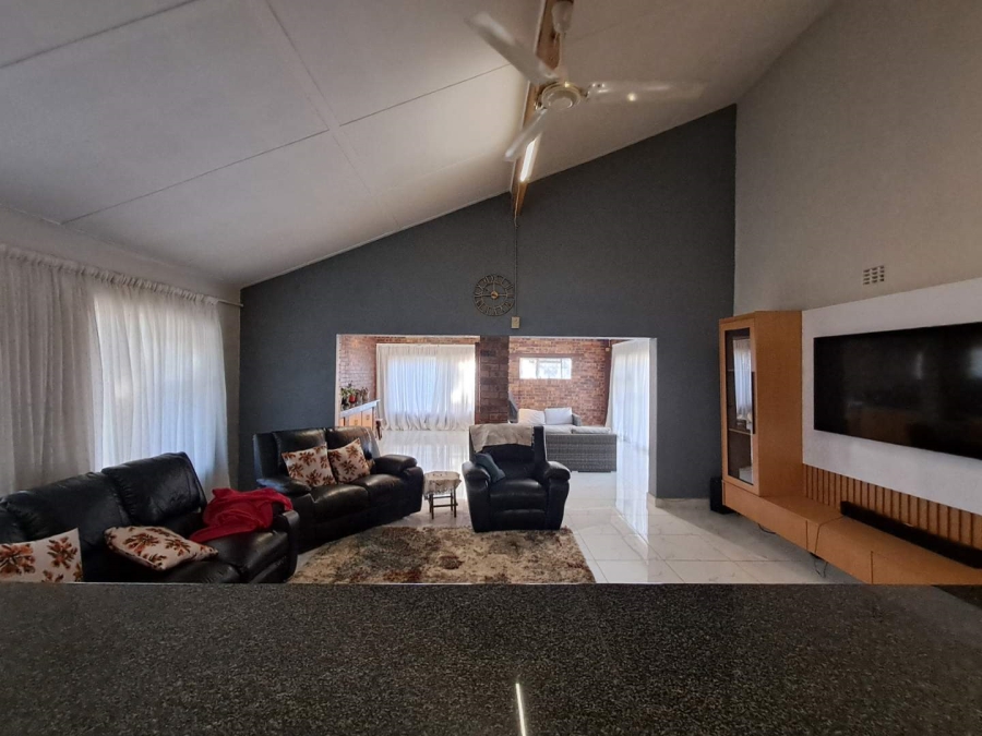 6 Bedroom Property for Sale in Mayfield Gauteng