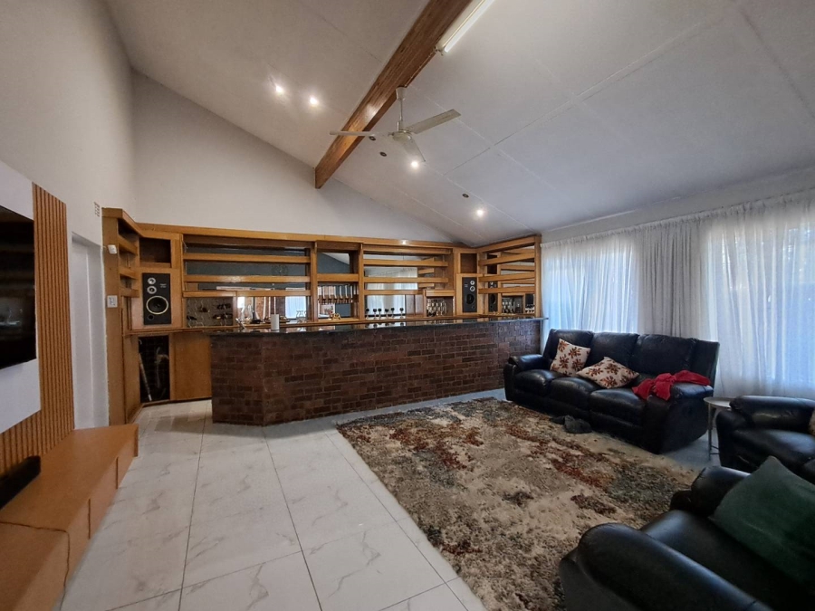 6 Bedroom Property for Sale in Mayfield Gauteng