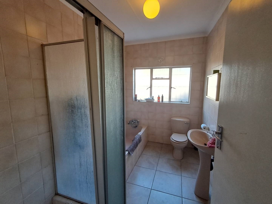 6 Bedroom Property for Sale in Mayfield Gauteng