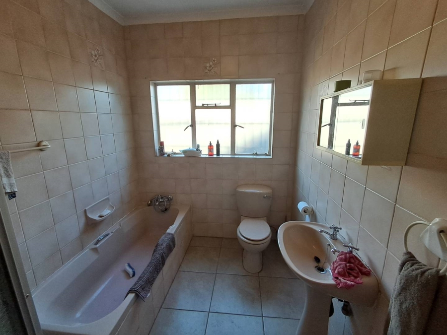 6 Bedroom Property for Sale in Mayfield Gauteng
