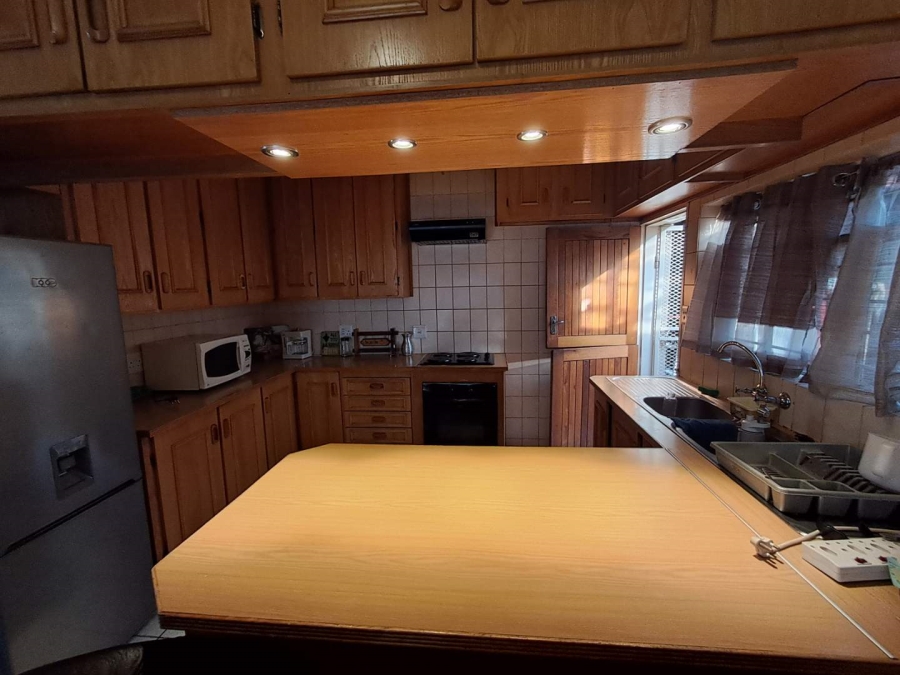 6 Bedroom Property for Sale in Mayfield Gauteng