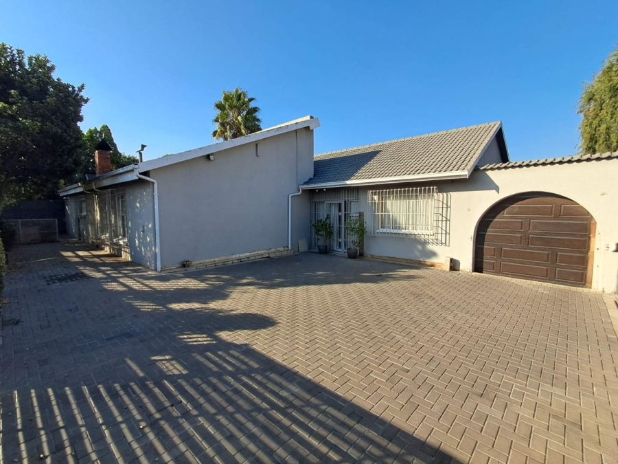 6 Bedroom Property for Sale in Mayfield Gauteng