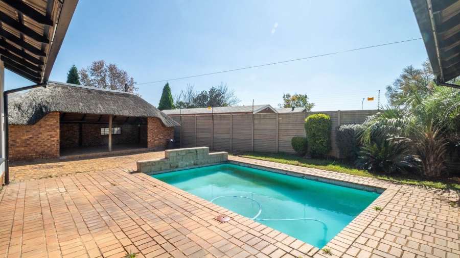 4 Bedroom Property for Sale in East Geduld Gauteng