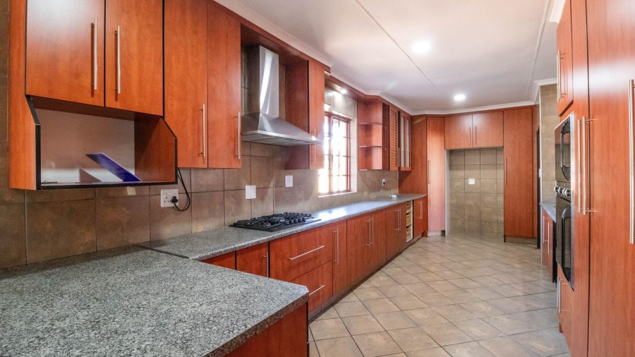 4 Bedroom Property for Sale in East Geduld Gauteng