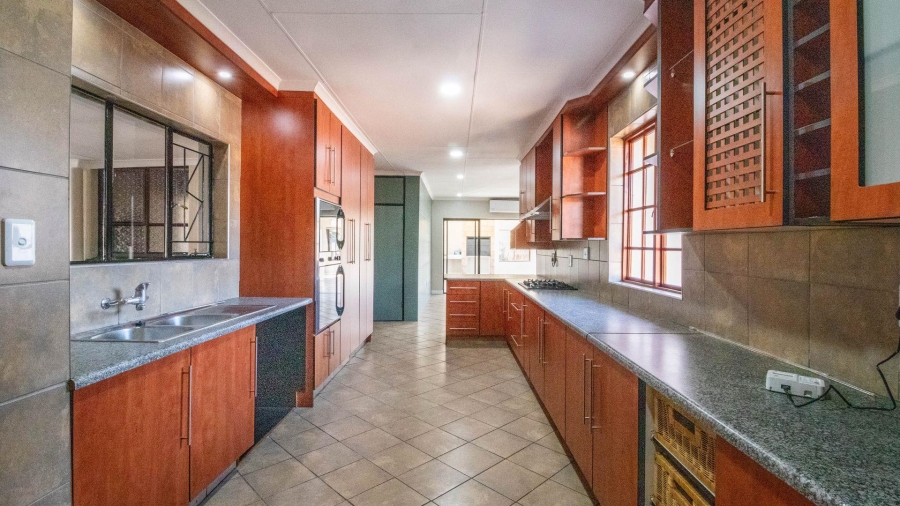4 Bedroom Property for Sale in East Geduld Gauteng
