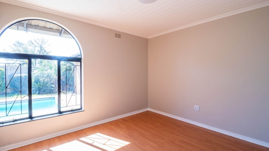 4 Bedroom Property for Sale in East Geduld Gauteng
