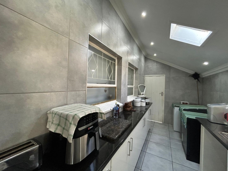 2 Bedroom Property for Sale in Farrarmere Gauteng