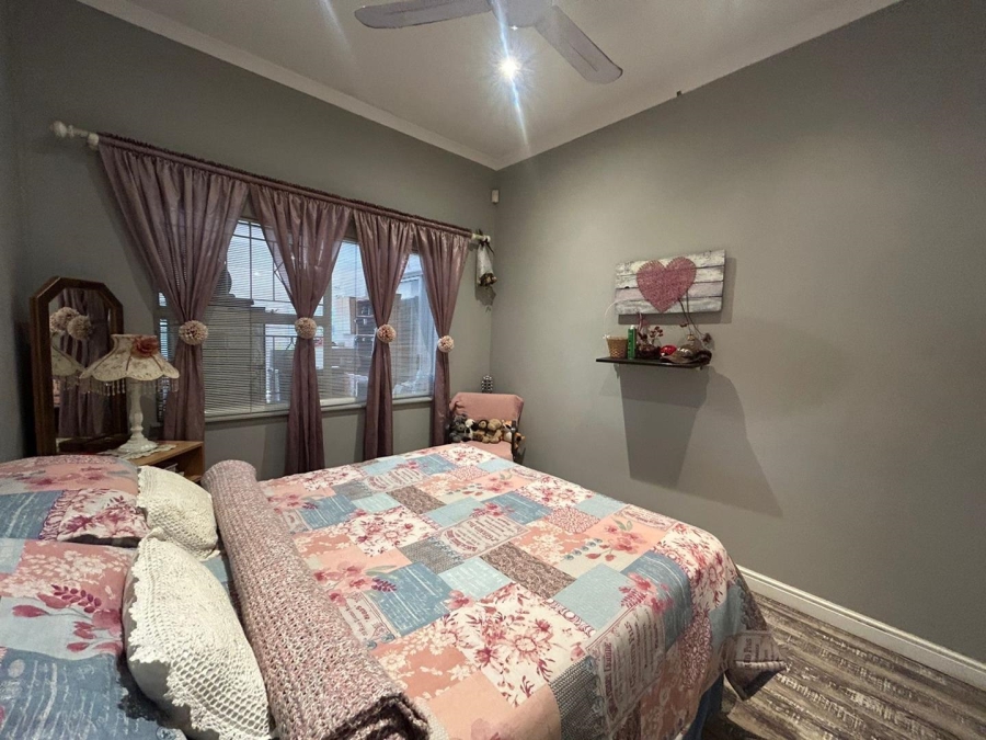 2 Bedroom Property for Sale in Farrarmere Gauteng