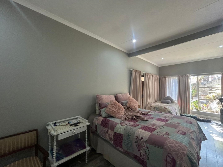 2 Bedroom Property for Sale in Farrarmere Gauteng
