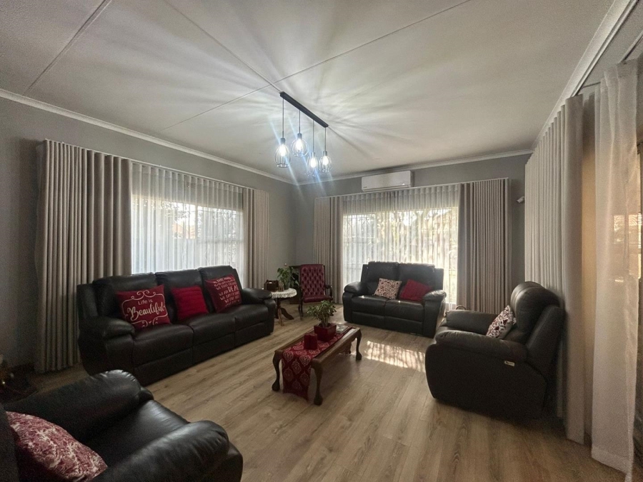 2 Bedroom Property for Sale in Farrarmere Gauteng