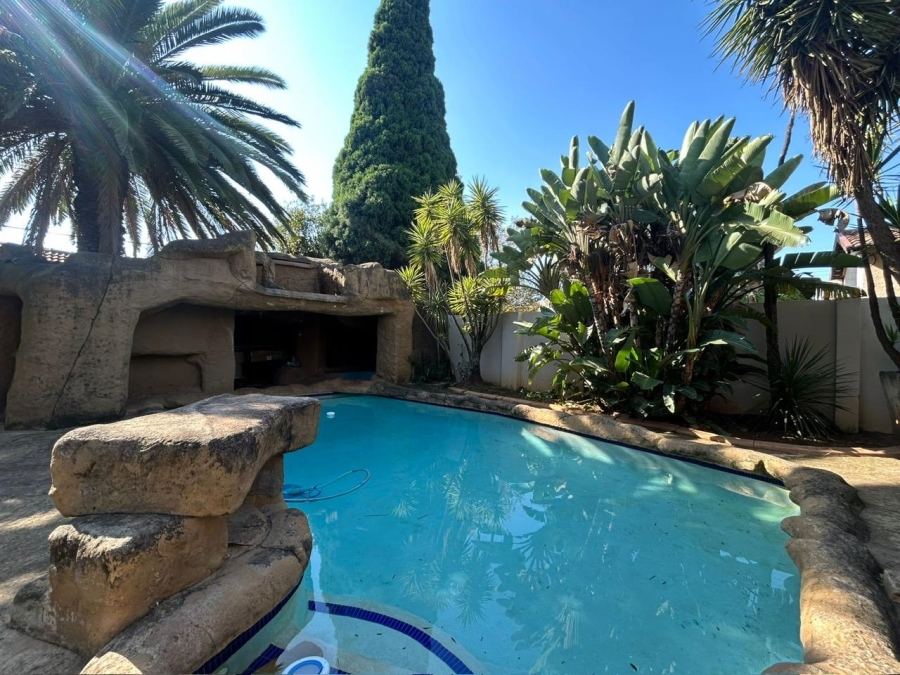 2 Bedroom Property for Sale in Farrarmere Gauteng