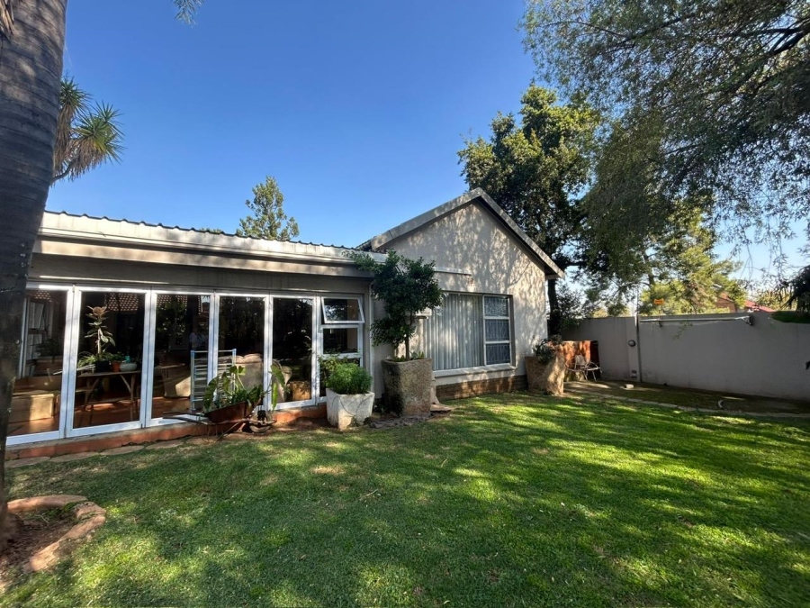 2 Bedroom Property for Sale in Farrarmere Gauteng