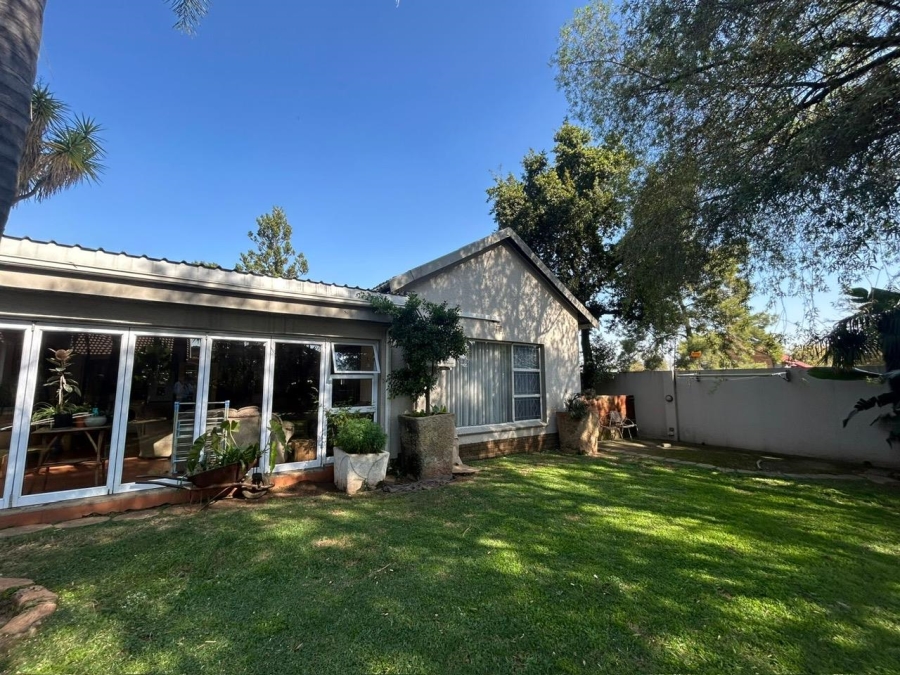 2 Bedroom Property for Sale in Farrarmere Gauteng