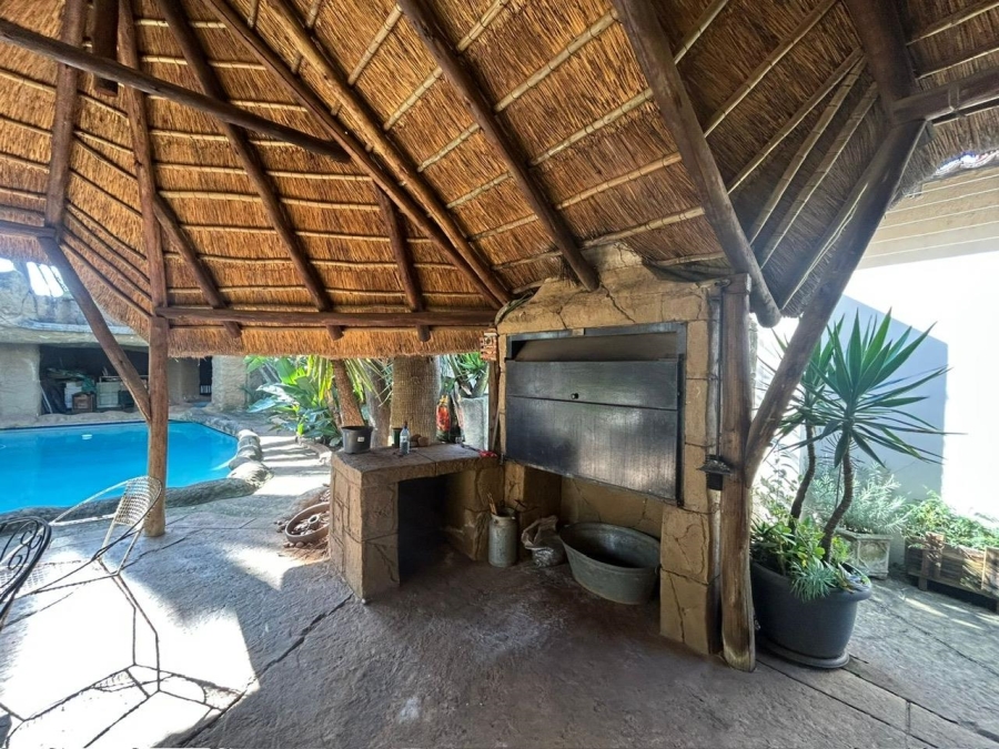 2 Bedroom Property for Sale in Farrarmere Gauteng