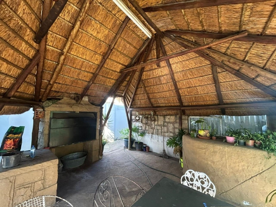 2 Bedroom Property for Sale in Farrarmere Gauteng