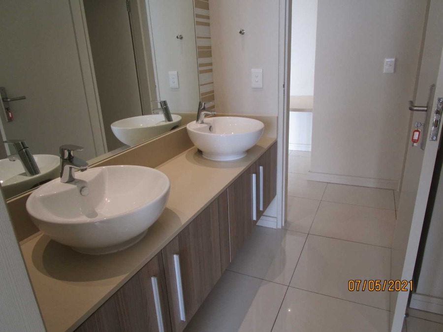 To Let 2 Bedroom Property for Rent in Rosebank Gauteng