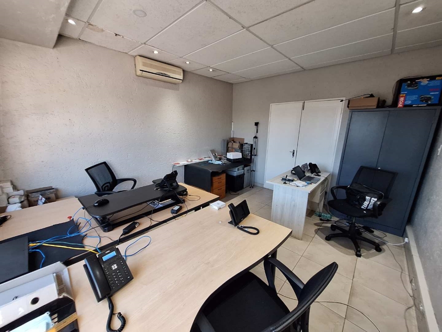 To Let commercial Property for Rent in Northcliff Gauteng