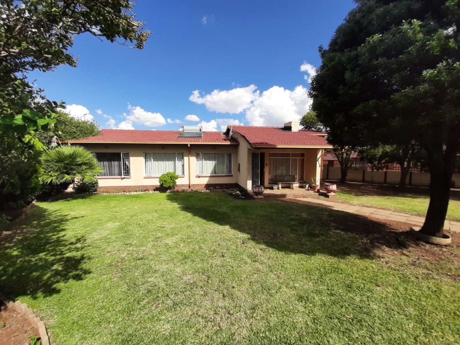 To Let 3 Bedroom Property for Rent in Witpoortjie Gauteng