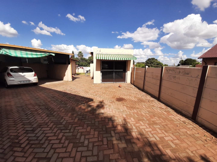 To Let 3 Bedroom Property for Rent in Witpoortjie Gauteng