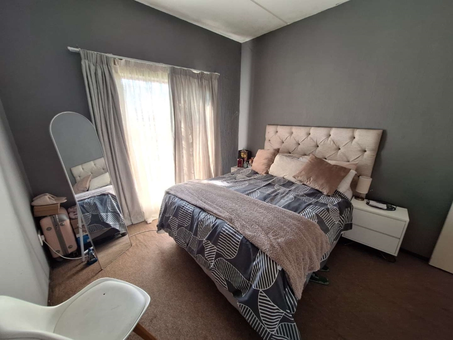 To Let 2 Bedroom Property for Rent in Weltevreden Park Gauteng