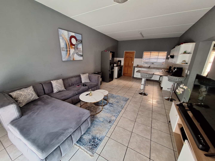 To Let 2 Bedroom Property for Rent in Weltevreden Park Gauteng