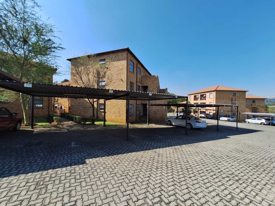 To Let 2 Bedroom Property for Rent in Weltevreden Park Gauteng
