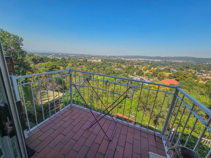 2 Bedroom Property for Sale in La Montagne Gauteng