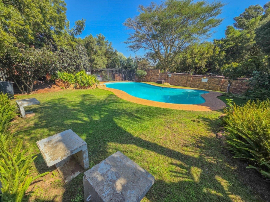 2 Bedroom Property for Sale in La Montagne Gauteng