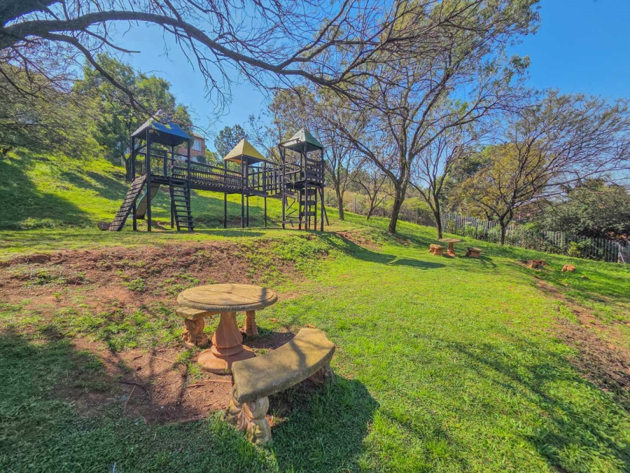 2 Bedroom Property for Sale in La Montagne Gauteng