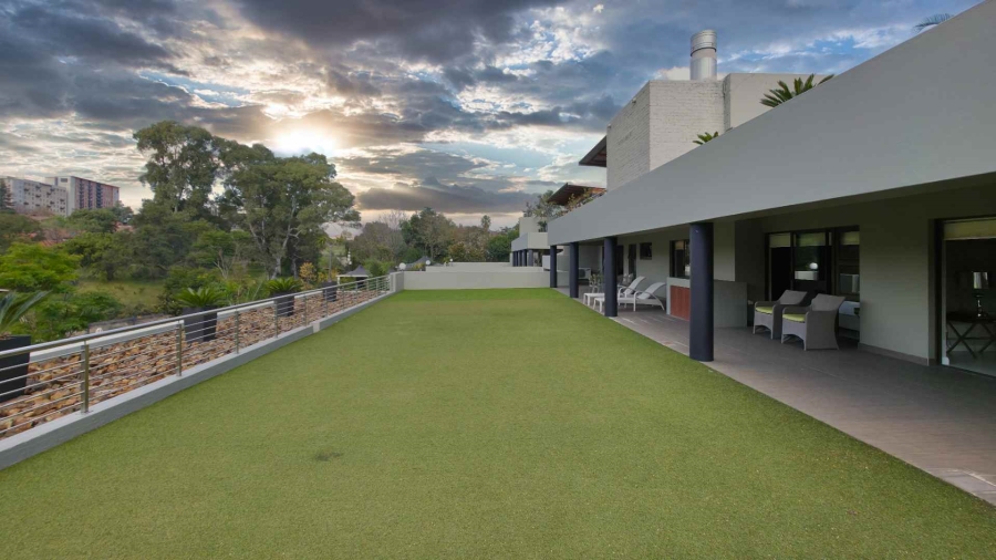 To Let 4 Bedroom Property for Rent in Strathavon Gauteng