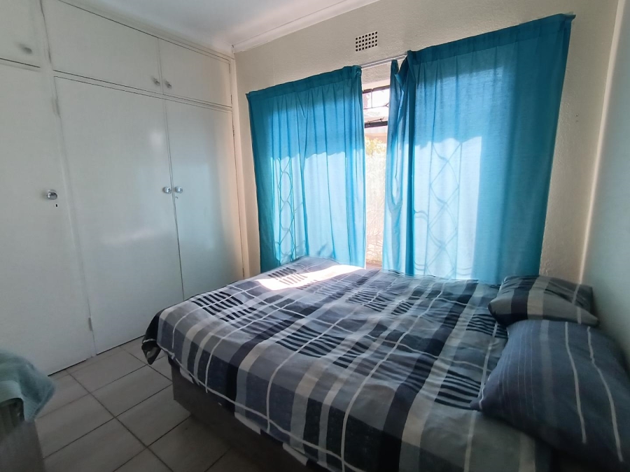 6 Bedroom Property for Sale in Brackendowns Gauteng