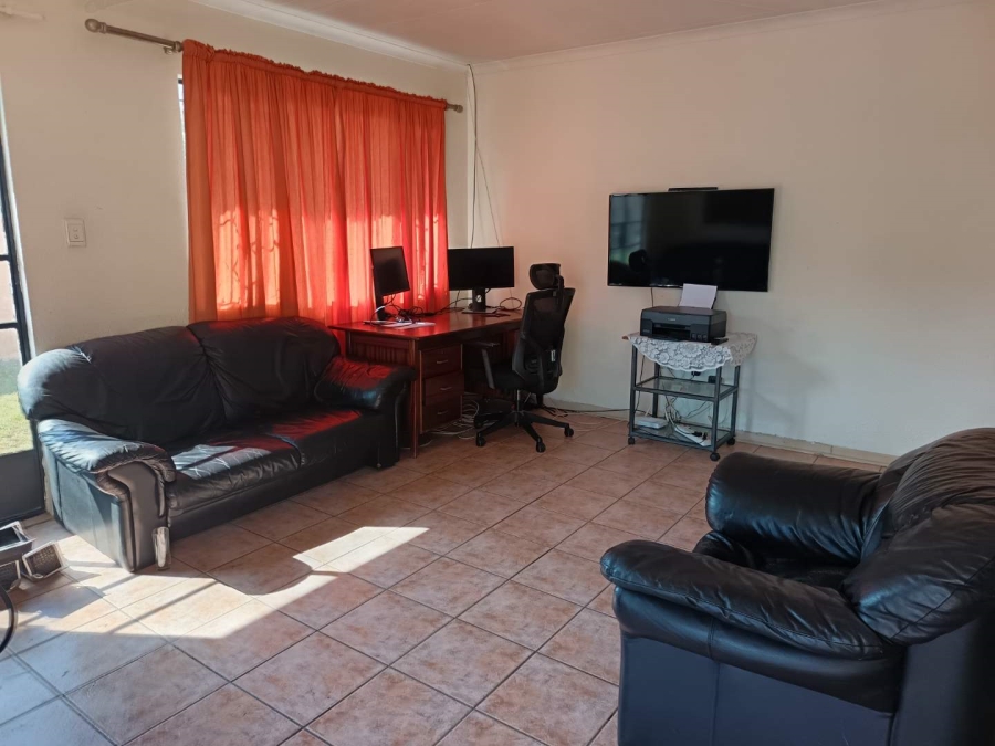 6 Bedroom Property for Sale in Brackendowns Gauteng
