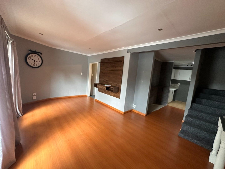To Let 1 Bedroom Property for Rent in Weltevreden Park Gauteng