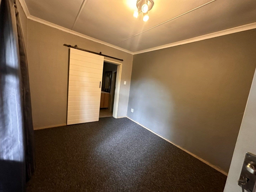 To Let 1 Bedroom Property for Rent in Weltevreden Park Gauteng