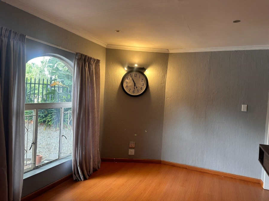 To Let 1 Bedroom Property for Rent in Weltevreden Park Gauteng