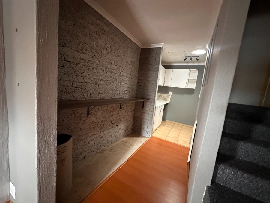 To Let 1 Bedroom Property for Rent in Weltevreden Park Gauteng