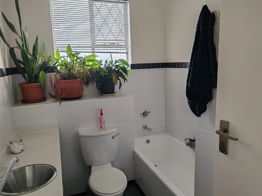To Let 3 Bedroom Property for Rent in Linden Gauteng
