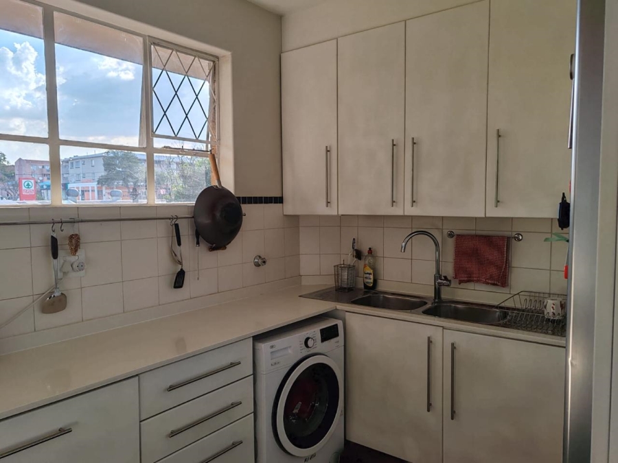 To Let 3 Bedroom Property for Rent in Linden Gauteng