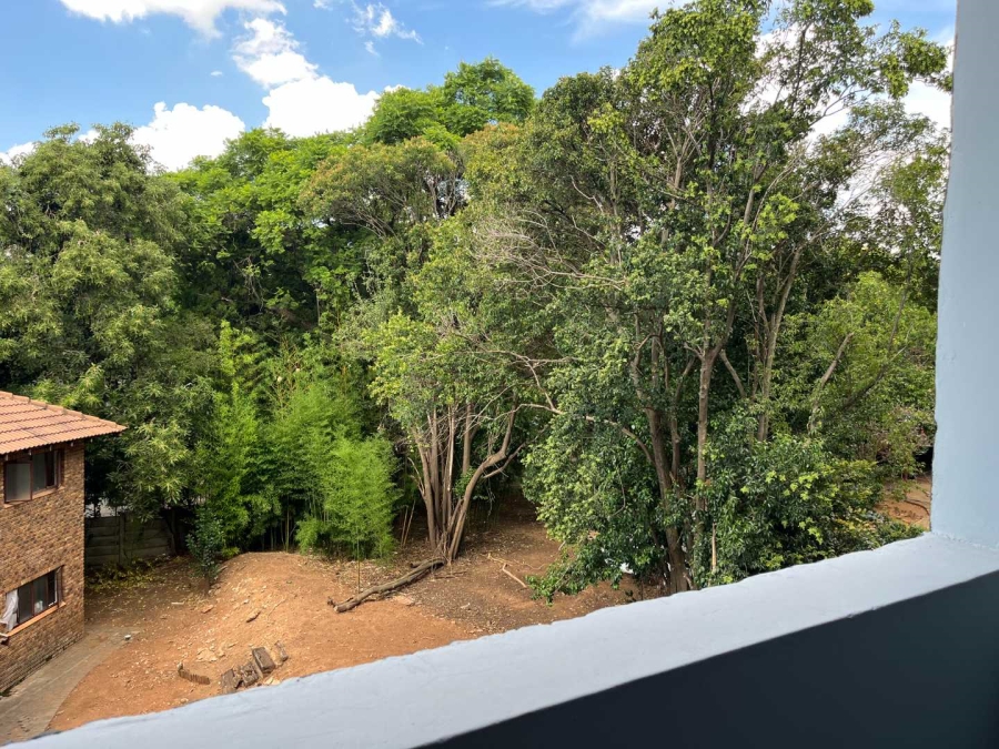 To Let 2 Bedroom Property for Rent in Ferndale Gauteng