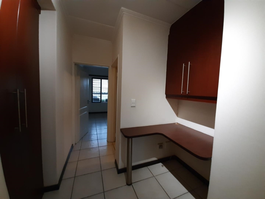 To Let 2 Bedroom Property for Rent in Sunninghill Gauteng