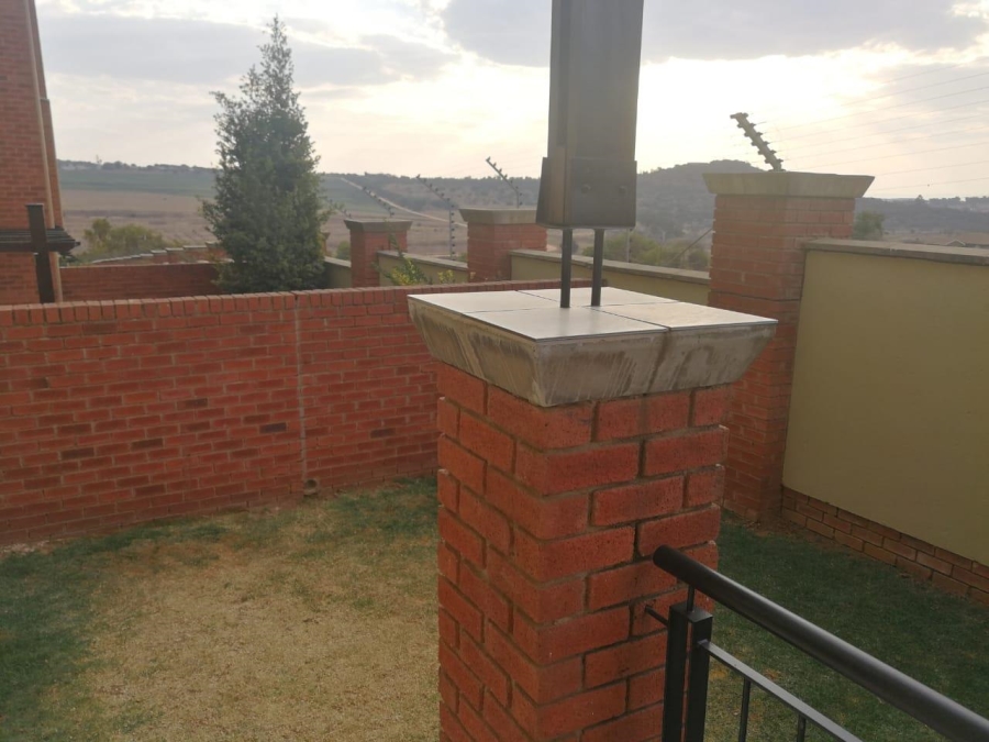 To Let 2 Bedroom Property for Rent in Sunninghill Gauteng