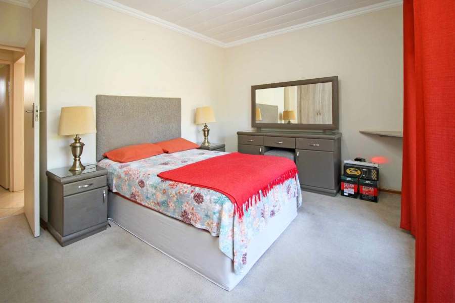 2 Bedroom Property for Sale in Greenhills Gauteng