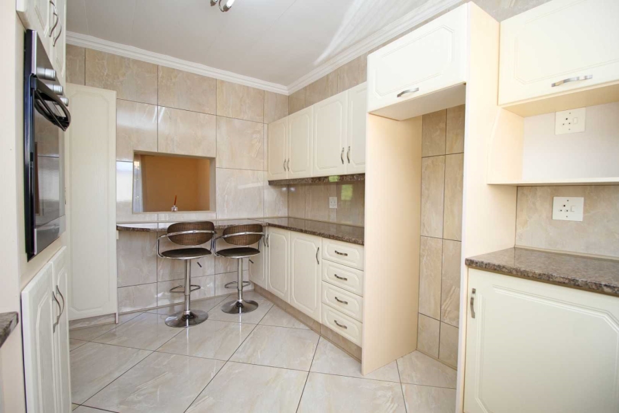 2 Bedroom Property for Sale in Greenhills Gauteng